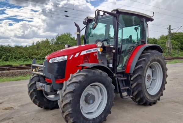 2019 Massey Ferguson 5711-DYNA4