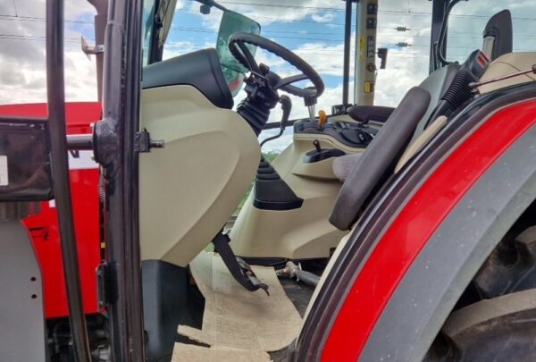 2019 Massey Ferguson 5711-DYNA4 – Bild 8
