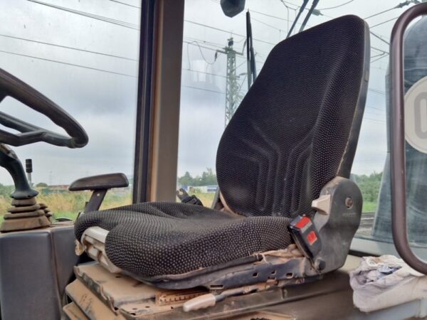 2016 Volvo L30G – Bild 6