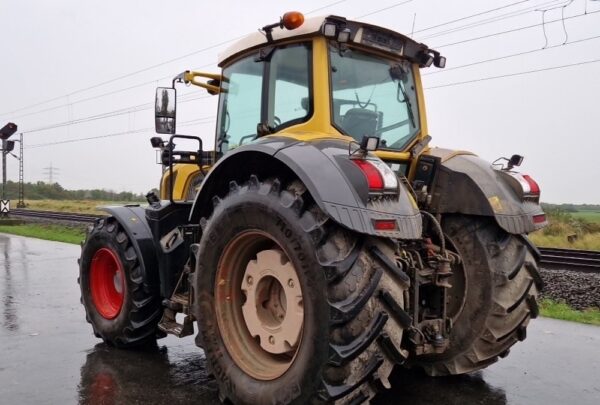 2017 Fendt 828 VARIO 4WD – Bild 2